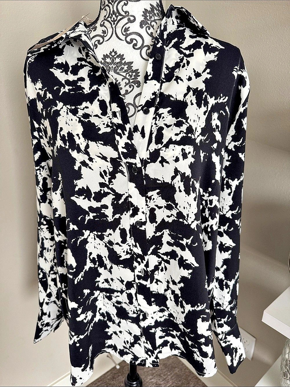 Acoa cow print Chic Button-Up Top Black & White Like New
